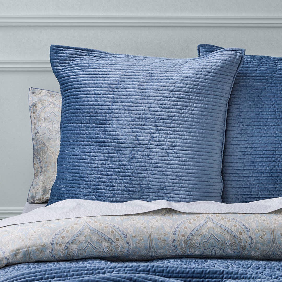 https://s3-ap-southeast-2.amazonaws.com/fusionfactory.commerceconnect.bbnt.production/pim_media/000/179/727/M_F_W25_Bedlinen_BOP_Blake_Coverlet_Steal_Blue_Euro_SI.jpg?1733458609