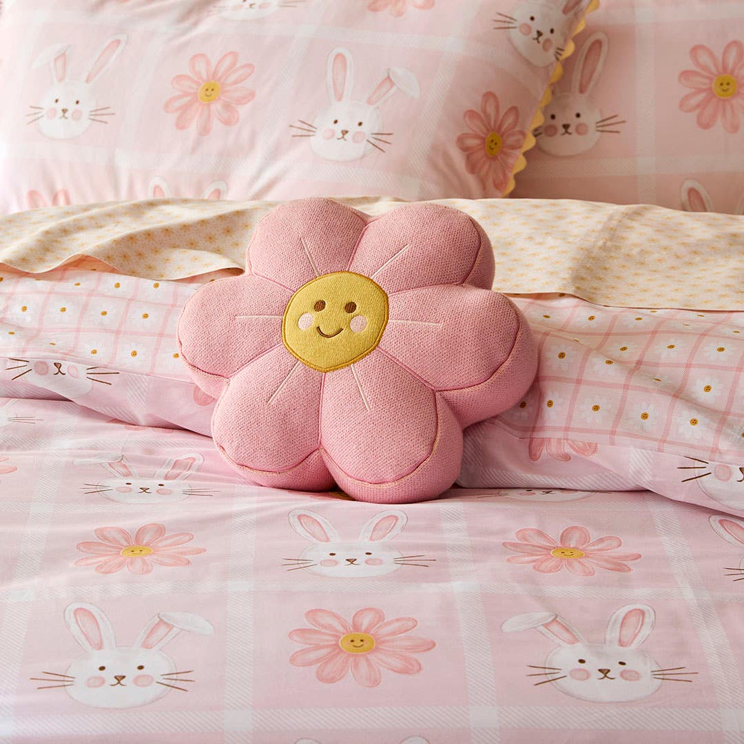 https://s3-ap-southeast-2.amazonaws.com/fusionfactory.commerceconnect.bbnt.production/pim_media/000/175/968/M_F_W25_Bedlinen_BOP_Cottontail_QQC_Sunflower-Cushion_SI.jpg?1731640772