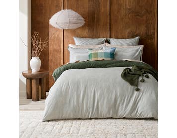 https://s3-ap-southeast-2.amazonaws.com/fusionfactory.commerceconnect.bbnt.production/pim_media/000/176/397/M_F_W25_Bedlinen_BOP_Levi_Moss_QQC_SI.jpg?1731991967