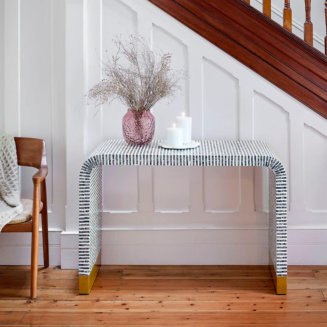 https://s3-ap-southeast-2.amazonaws.com/fusionfactory.commerceconnect.bbnt.production/pim_media/000/191/929/M_F_W25_LS_Location_Furniture_Ellery_Inlay_Console_Household_Pillar_Candle-Dalia_Glass_Vase_SI.jpg?1743052830