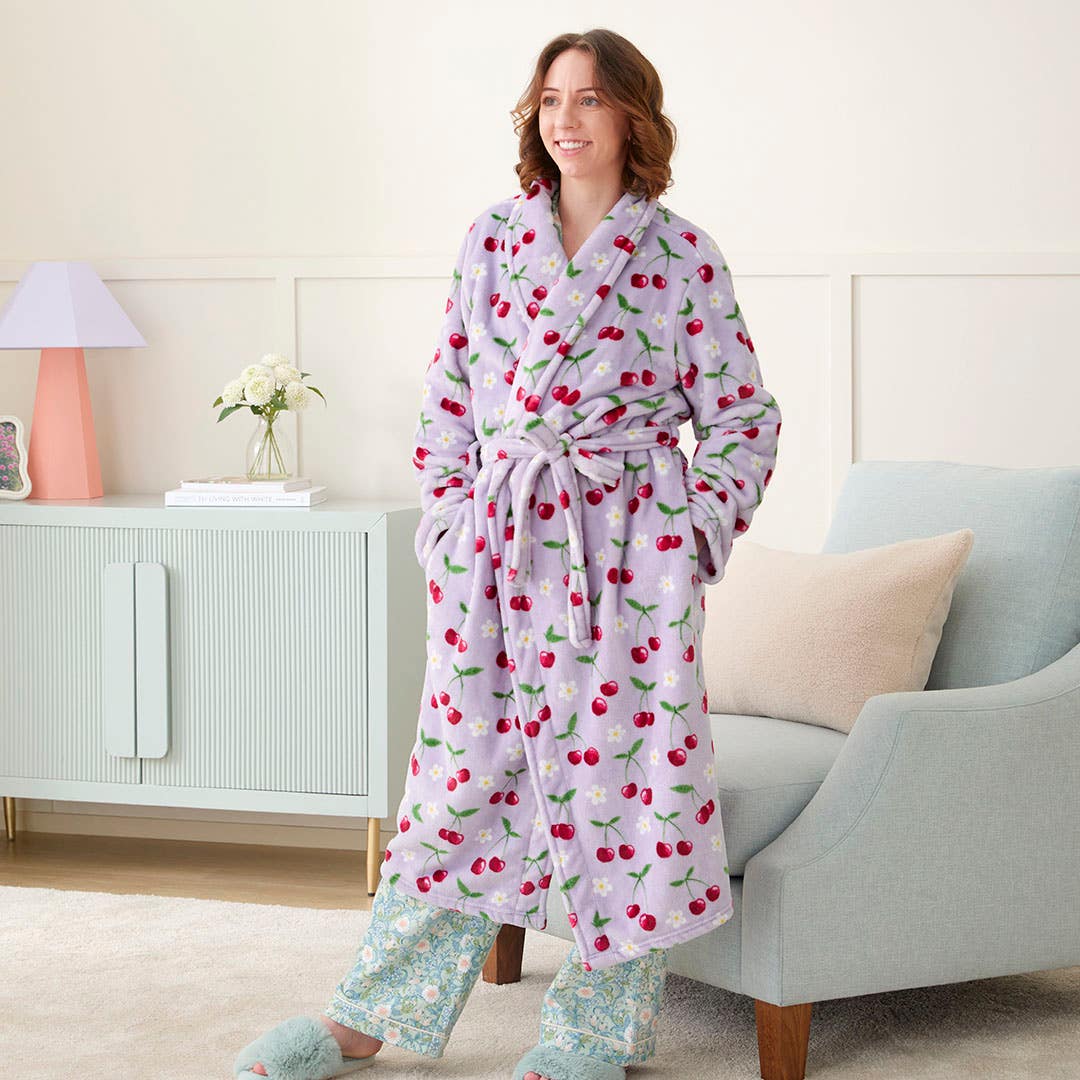 https://s3-ap-southeast-2.amazonaws.com/fusionfactory.commerceconnect.bbnt.production/pim_media/000/192/400/M_F_W25_LS_Studio_Winter_Essentials_Novelty-SHOT-19_Robe_Sweet-Cherry-4797_SI.jpg?1743482814