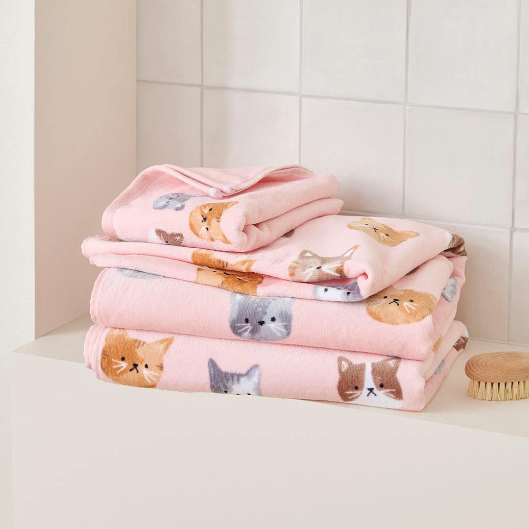 https://s3-ap-southeast-2.amazonaws.com/fusionfactory.commerceconnect.bbnt.production/pim_media/000/192/422/M_F_W25_LS_Studio_Winter_Essentials_Novelty-SHOT-30_Nala_Towel_Stack-5419_SI.jpg?1743484226