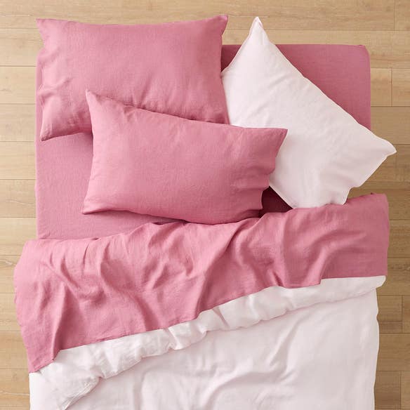 https://s3-ap-southeast-2.amazonaws.com/fusionfactory.commerceconnect.bbnt.production/pim_media/000/194/049/M_F_W25_Milano_Deco_Rose-Wood_SS_SI.jpg?1745301334