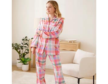 https://s3-ap-southeast-2.amazonaws.com/fusionfactory.commerceconnect.bbnt.production/pim_media/000/190/615/M_F_W25_Studio_LS_Flannelette_Shot_35-R-Kalhi_PJs-1296_SI.jpg?1741224431