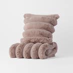 https://s3-ap-southeast-2.amazonaws.com/fusionfactory.commerceconnect.bbnt.production/pim_media/000/210/025/M_F_W26_Alaska-Fur-Throw-Cushion_Mink_26895003_26895103_COMBO_SI.jpg?1771218280