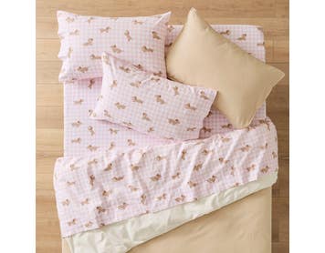 https://s3-ap-southeast-2.amazonaws.com/fusionfactory.commerceconnect.bbnt.production/pim_media/000/203/709/M_F_W26_BOP_Benny-Pink_Flannelette_SS_SI.jpg?1762148972