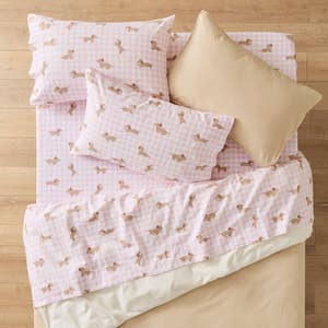 https://s3-ap-southeast-2.amazonaws.com/fusionfactory.commerceconnect.bbnt.production/pim_media/000/203/709/M_F_W26_BOP_Benny-Pink_Flannelette_SS_SI.jpg?1762148972
