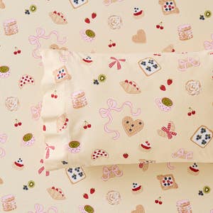 https://s3-ap-southeast-2.amazonaws.com/fusionfactory.commerceconnect.bbnt.production/pim_media/000/203/874/M_F_W26_BOP_Pastry_Club_Flannelette_SS_Detail_SI.jpg?1762301584