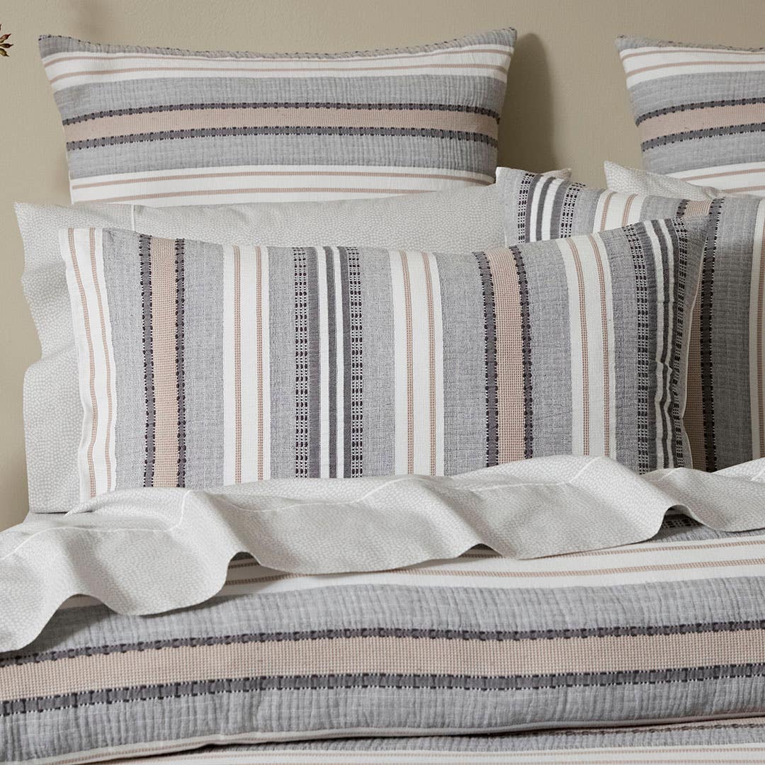 https://s3-ap-southeast-2.amazonaws.com/fusionfactory.commerceconnect.bbnt.production/pim_media/000/206/559/M_F_W26_Bedlinen_BOP_Bartel_QQC_Pillow_SI.jpg?1767325666