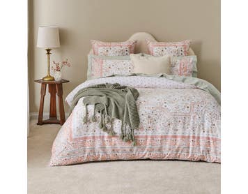https://s3-ap-southeast-2.amazonaws.com/fusionfactory.commerceconnect.bbnt.production/pim_media/000/205/270/M_F_W26_Bedlinen_BOP_Delphine_QQC_SI.jpg?1765320180