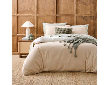 https://s3-ap-southeast-2.amazonaws.com/fusionfactory.commerceconnect.bbnt.production/pim_media/000/205/296/M_F_W26_Bedlinen_BOP_Fabian_Ivory-Natural_QQC_SI.jpg?1765321717