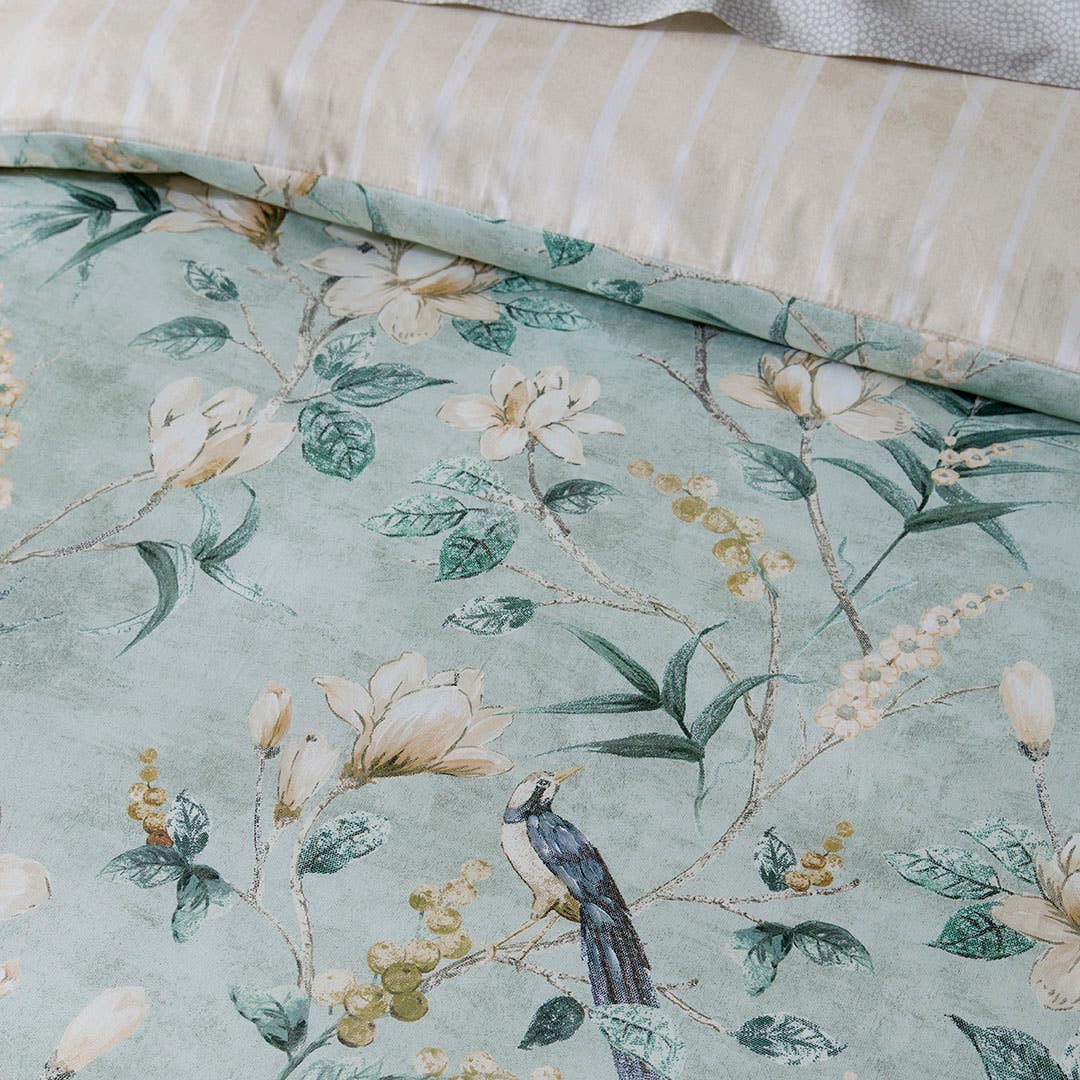 https://s3-ap-southeast-2.amazonaws.com/fusionfactory.commerceconnect.bbnt.production/pim_media/000/206/043/M_F_W26_Bedlinen_BOP_Fabriano_QQC_Detail-1_SI.jpg?1767073054