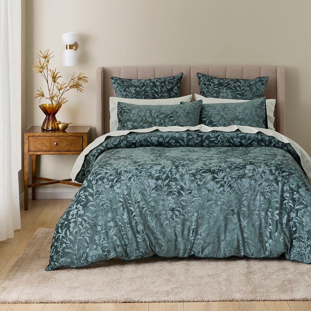 https://s3-ap-southeast-2.amazonaws.com/fusionfactory.commerceconnect.bbnt.production/pim_media/000/206/080/M_F_W26_Bedlinen_BOP_Fernvale_QQC_V2_SI.jpg?1767138868