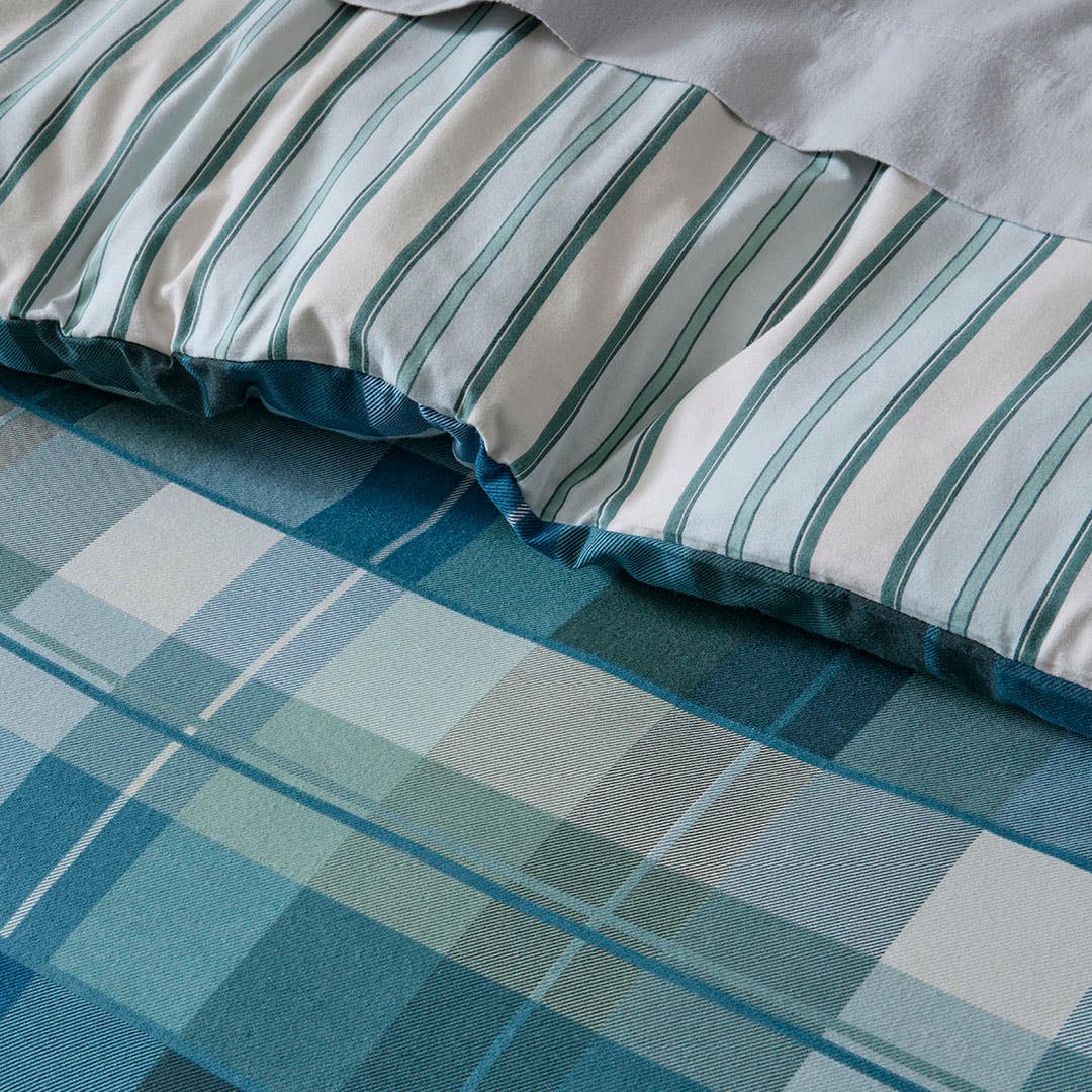 https://s3-ap-southeast-2.amazonaws.com/fusionfactory.commerceconnect.bbnt.production/pim_media/000/206/148/M_F_W26_Bedlinen_BOP_Flannelette_Grace_QQC-Detail-1_SI.jpg?1767140259