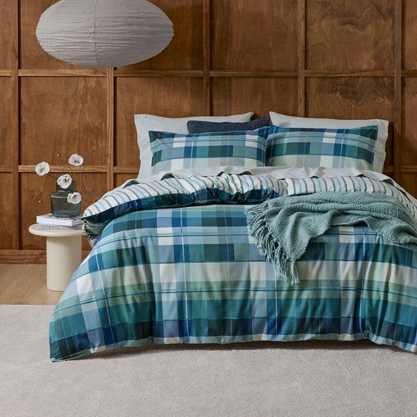 https://s3-ap-southeast-2.amazonaws.com/fusionfactory.commerceconnect.bbnt.production/pim_media/000/206/147/M_F_W26_Bedlinen_BOP_Flannelette_Grace_QQC_SI.jpg?1767140259