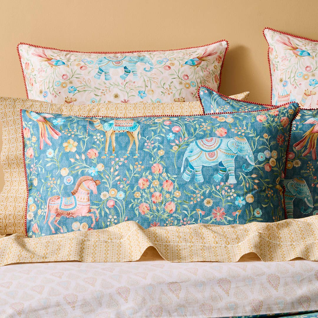 https://s3-ap-southeast-2.amazonaws.com/fusionfactory.commerceconnect.bbnt.production/pim_media/000/206/214/M_F_W26_Bedlinen_BOP_Ishara_QQC_Pillow_SI.jpg?1767142327
