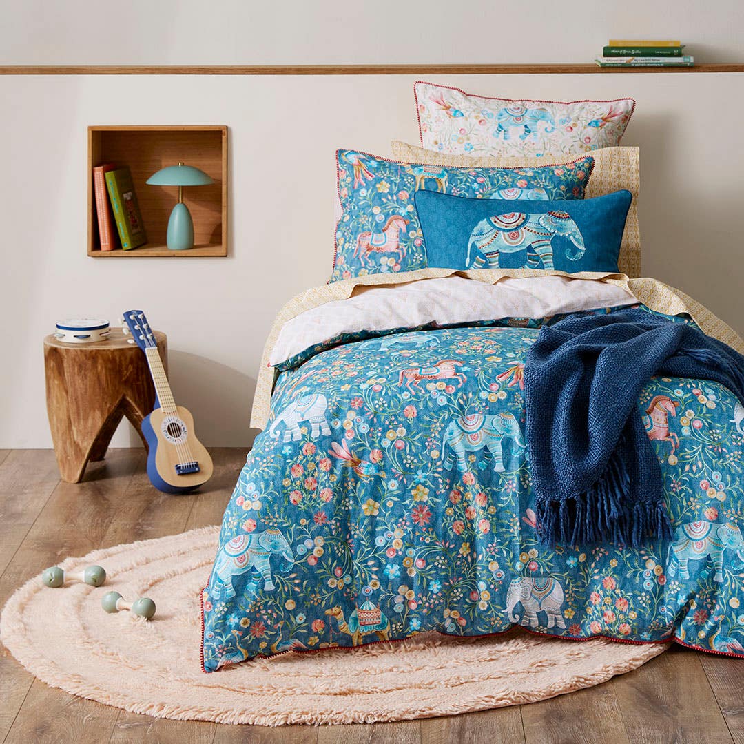 https://s3-ap-southeast-2.amazonaws.com/fusionfactory.commerceconnect.bbnt.production/pim_media/000/209/976/M_F_W26_Bedlinen_BOP_Ishara_SQC_SI.jpg?1770961833