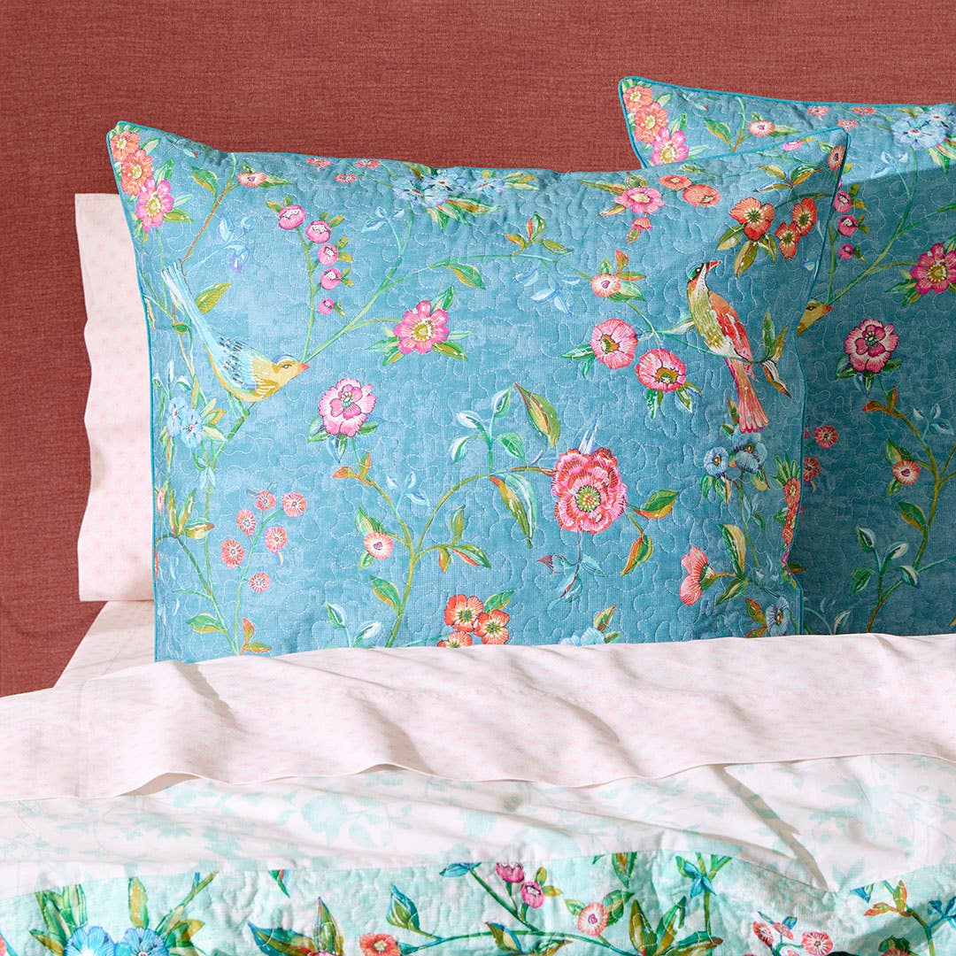https://s3-ap-southeast-2.amazonaws.com/fusionfactory.commerceconnect.bbnt.production/pim_media/000/208/747/M_F_W26_Bedlinen_BOP_Joanna_QQC_Euro_SI.jpg?1770696262