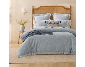 https://s3-ap-southeast-2.amazonaws.com/fusionfactory.commerceconnect.bbnt.production/pim_media/000/208/981/M_F_W26_Bedlinen_BOP_Mabel_QQC_SI.jpg?1770762196