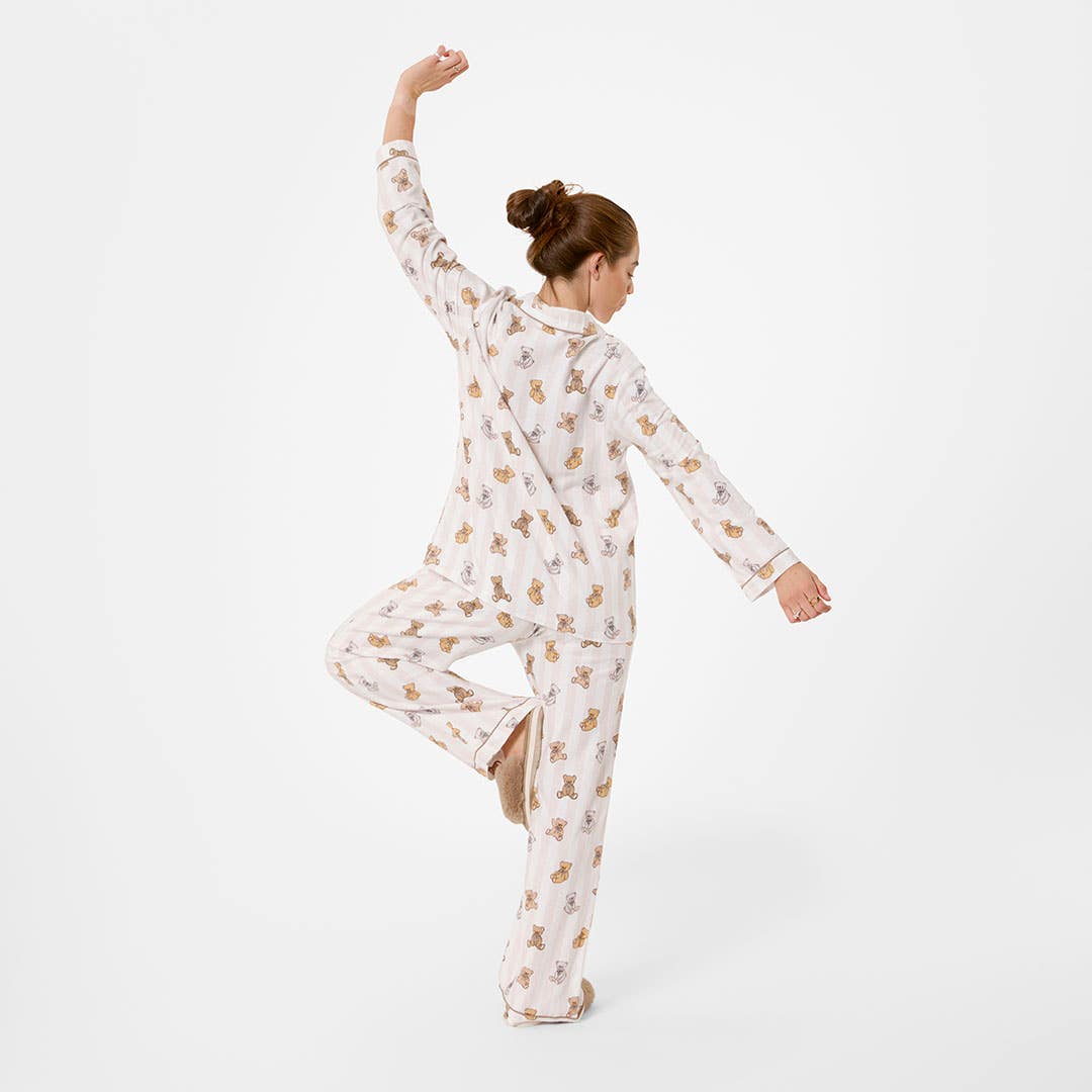 https://s3-ap-southeast-2.amazonaws.com/fusionfactory.commerceconnect.bbnt.production/pim_media/000/209/685/M_F_W26_Cuddly-Bear-Flannel-PJs_SML_Bear_26073701_V2_SI.jpg?1770860564