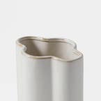 https://s3-ap-southeast-2.amazonaws.com/fusionfactory.commerceconnect.bbnt.production/pim_media/000/205/730/M_F_W26_Delos-Ceramic-Vase_White_26899101_Detail_SI.jpg?1765344072