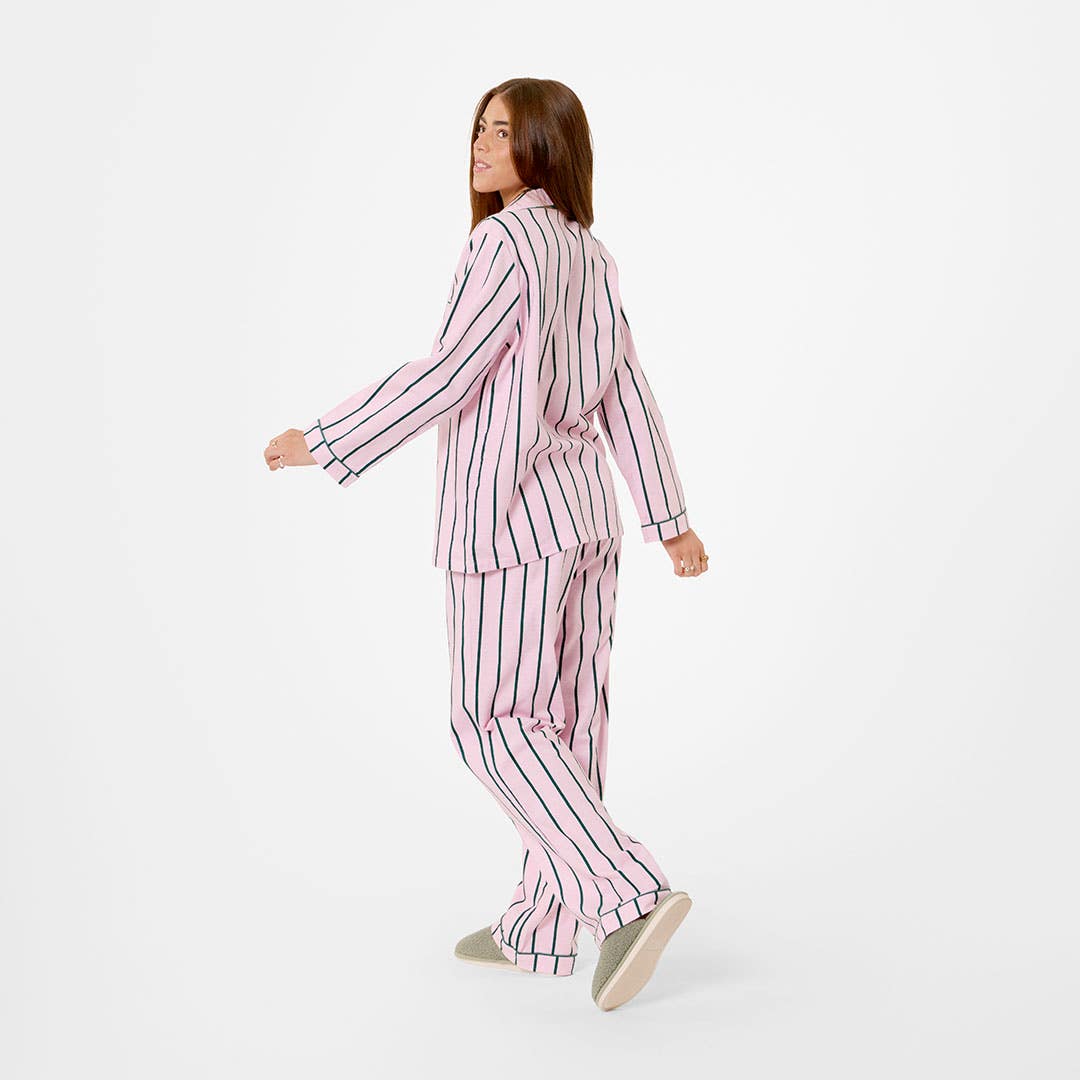 https://s3-ap-southeast-2.amazonaws.com/fusionfactory.commerceconnect.bbnt.production/pim_media/000/208/228/M_F_W26_Henri-Flannel-PJs_SML_Strawberry-Matcha_26839702_V2_SI.jpg?1770253769