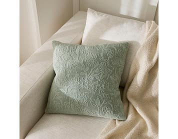 https://s3-ap-southeast-2.amazonaws.com/fusionfactory.commerceconnect.bbnt.production/pim_media/000/211/642/M_F_W26_LS_Cushions_Avani_Jade_SI.jpg?1774306669