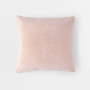 https://s3-ap-southeast-2.amazonaws.com/fusionfactory.commerceconnect.bbnt.production/pim_media/000/209/607/M_F_W26_Lumi-Fur-Cushion_Blush_26890903_SI.jpg?1770858025