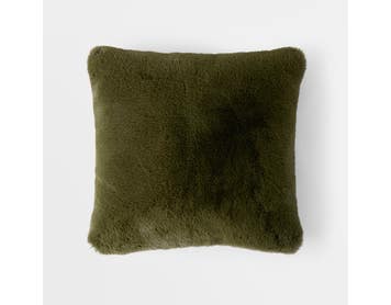 https://s3-ap-southeast-2.amazonaws.com/fusionfactory.commerceconnect.bbnt.production/pim_media/000/209/720/M_F_W26_Luxury-Faux-Fur-Cushion_Moss_21361812_SI.jpg?1770866589
