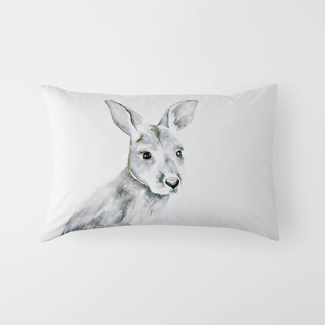 https://s3-ap-southeast-2.amazonaws.com/fusionfactory.commerceconnect.bbnt.production/pim_media/000/206/857/M_F_W26_Novelty-Std-Pcea-Kangaroo_White_26942801_SI.jpg?1767918717