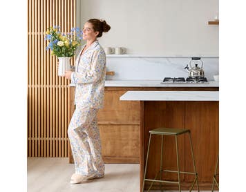 https://s3-ap-southeast-2.amazonaws.com/fusionfactory.commerceconnect.bbnt.production/pim_media/000/210/337/Bunny_Meadows_Pyjamas.jpg?1772068451