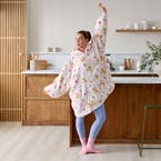 https://s3-ap-southeast-2.amazonaws.com/fusionfactory.commerceconnect.bbnt.production/pim_media/000/209/959/M_F_W26_PJs_Studio_LS_Hooded_Sherpa_Bear_Hug_SI.jpg?1770956159