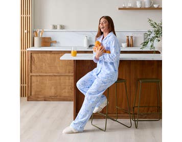 https://s3-ap-southeast-2.amazonaws.com/fusionfactory.commerceconnect.bbnt.production/pim_media/000/210/319/Pretty_Bow_Flannelette_Pyjamas.jpg?1772066208
