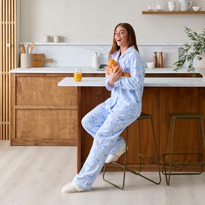 https://s3-ap-southeast-2.amazonaws.com/fusionfactory.commerceconnect.bbnt.production/pim_media/000/210/319/Pretty_Bow_Flannelette_Pyjamas.jpg?1772066208
