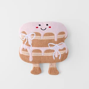 https://s3-ap-southeast-2.amazonaws.com/fusionfactory.commerceconnect.bbnt.production/pim_media/000/209/472/M_F_W26_Pastry-Club-Heat-Pack_Brown-Pink_26898701_SI.jpg?1770789673