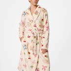 https://s3-ap-southeast-2.amazonaws.com/fusionfactory.commerceconnect.bbnt.production/pim_media/000/210/852/M_F_W26_Pastry-Club-Printed-Plush-robe_SML_Pastry-Club_26915701_Detail_SI.jpg?1773121375