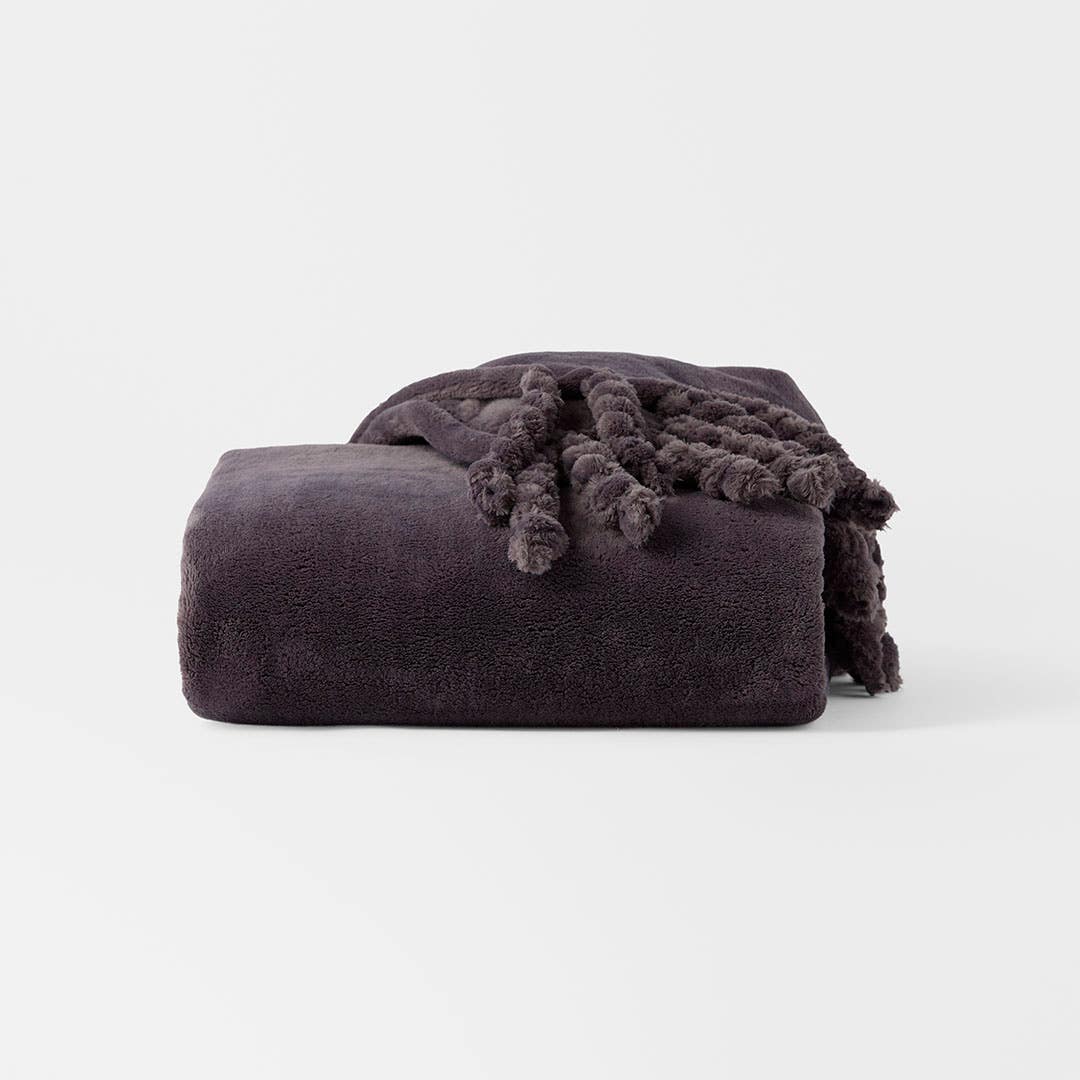 https://s3-ap-southeast-2.amazonaws.com/fusionfactory.commerceconnect.bbnt.production/pim_media/000/210/151/M_F_W26_Pia-Plush-Throw_Charcoal_26853706_SI.jpg?1771466546