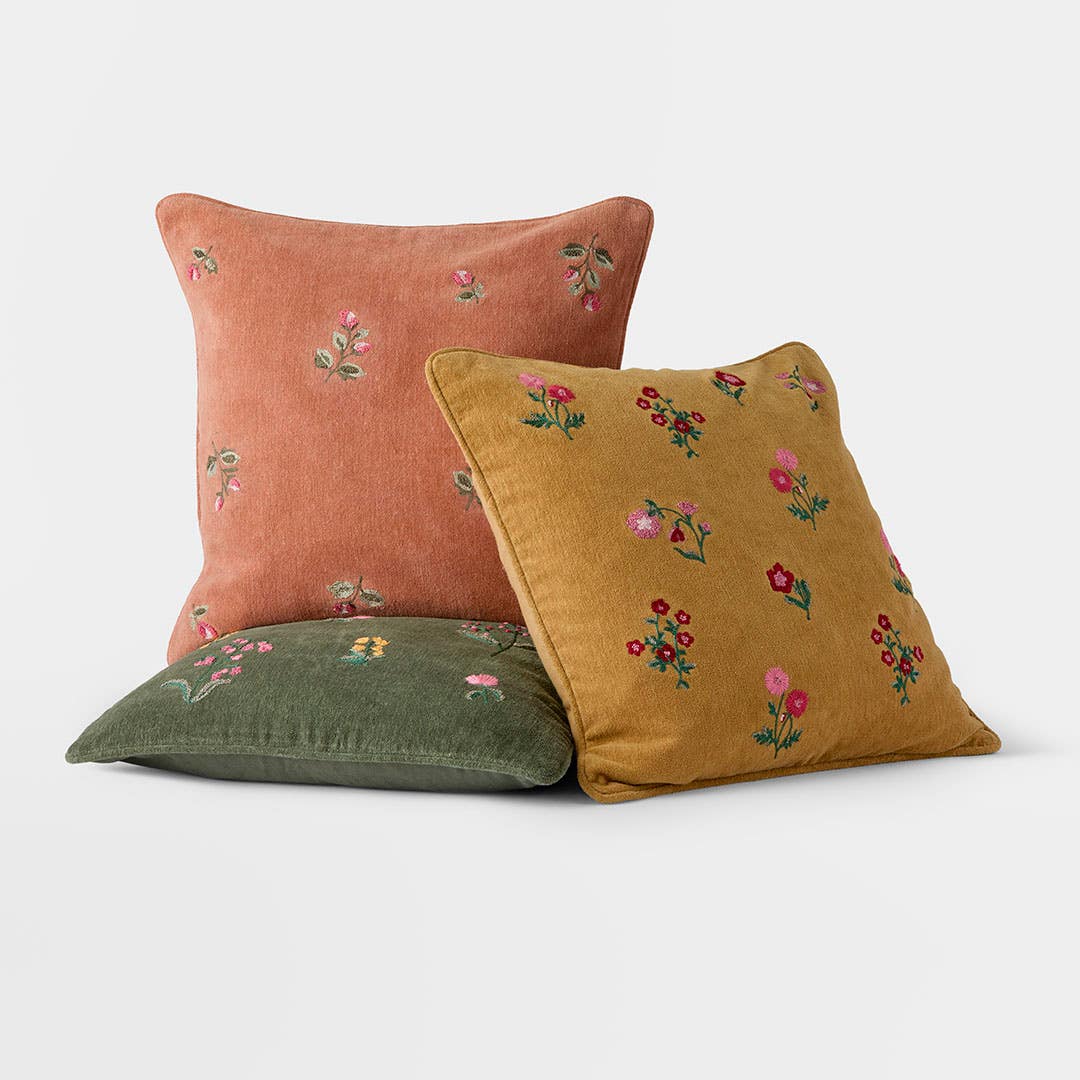 https://s3-ap-southeast-2.amazonaws.com/fusionfactory.commerceconnect.bbnt.production/pim_media/000/209/829/M_F_W26_Posie-Cushion_Range_26935_R_SI.jpg?1770870014
