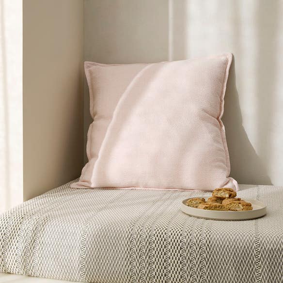 https://s3-ap-southeast-2.amazonaws.com/fusionfactory.commerceconnect.bbnt.production/pim_media/000/211/417/M_F_W26_Studio_LS_Cushion-Sorano_Blush_SI.jpg?1773720807