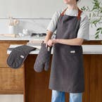 https://s3-ap-southeast-2.amazonaws.com/fusionfactory.commerceconnect.bbnt.production/pim_media/000/211/258/M_F_W26_Studio_LS_Napery_Denim_Apron_Glove_SI.jpg?1773626533