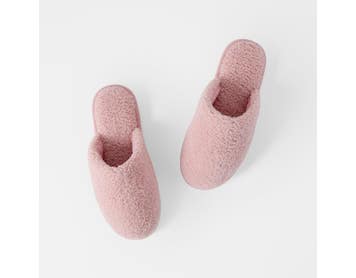 https://s3-ap-southeast-2.amazonaws.com/fusionfactory.commerceconnect.bbnt.production/pim_media/000/205/983/M_F_W26_Teddy-Fur-Slipper-Sml-Med_Blush_26851101_SI.jpg?1767069087