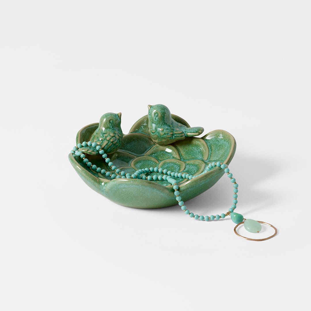 https://s3-ap-southeast-2.amazonaws.com/fusionfactory.commerceconnect.bbnt.production/pim_media/000/206/024/M_F_W26_Two-Birds-Ceramic-Dish_Green_26911801_SCALE_SI.jpg?1767071356