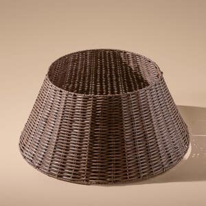 https://s3-ap-southeast-2.amazonaws.com/fusionfactory.commerceconnect.bbnt.production/pim_media/000/218/068/M_F_Xmas-26-27_CG_XMAS_TREE_PP-Tree-Ring-Set-Sml-6ft-Tree-Natural_22718801_SI.jpg?1785113422