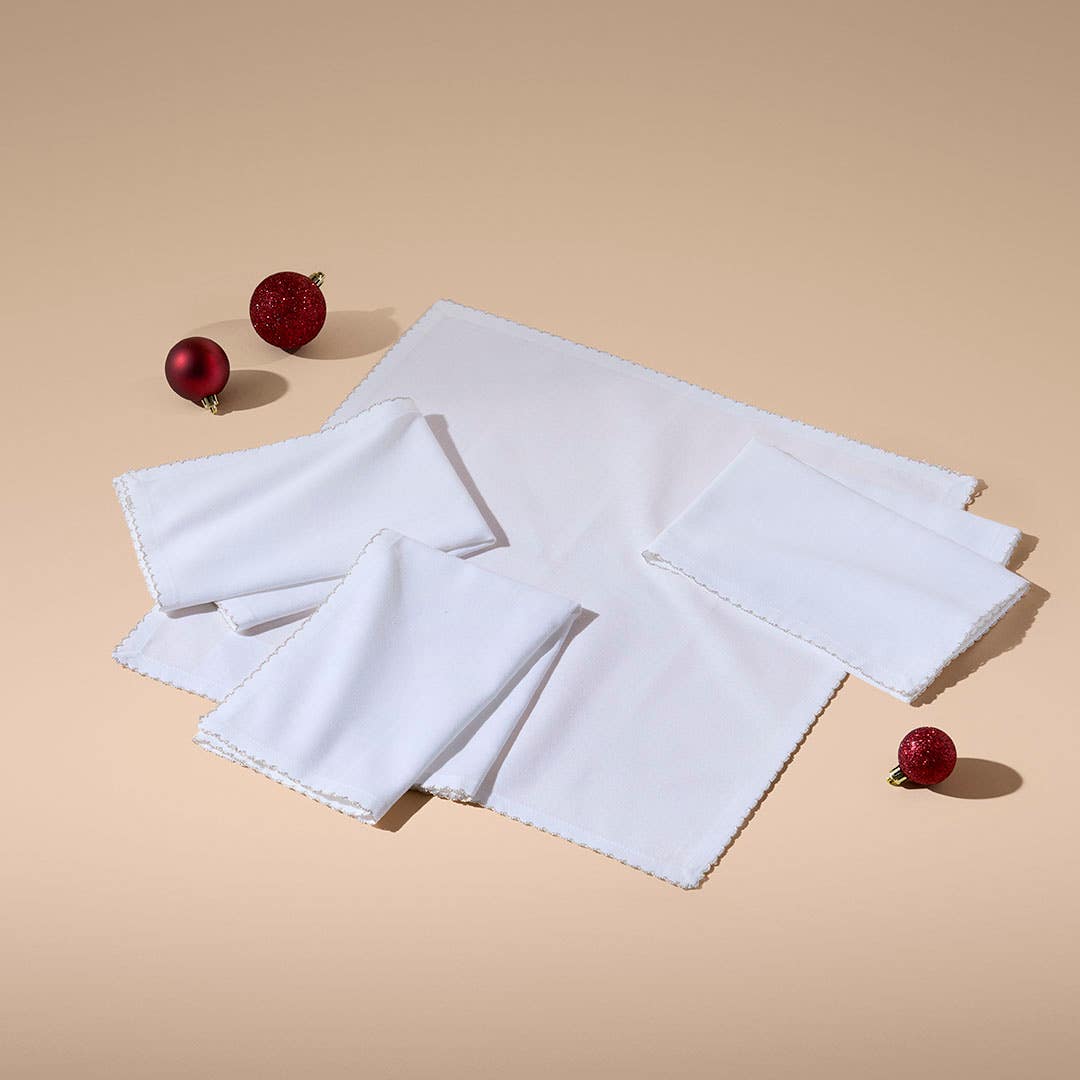 https://s3-ap-southeast-2.amazonaws.com/fusionfactory.commerceconnect.bbnt.production/pim_media/000/216/814/M_F_Xmas-26-27_CG__XMAS_DINING_Lurex-Stitch-Border-Napkin-S4-White-Silver_17898901_SI.jpg?1783657239