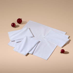 https://s3-ap-southeast-2.amazonaws.com/fusionfactory.commerceconnect.bbnt.production/pim_media/000/216/814/M_F_Xmas-26-27_CG__XMAS_DINING_Lurex-Stitch-Border-Napkin-S4-White-Silver_17898901_SI.jpg?1783657239