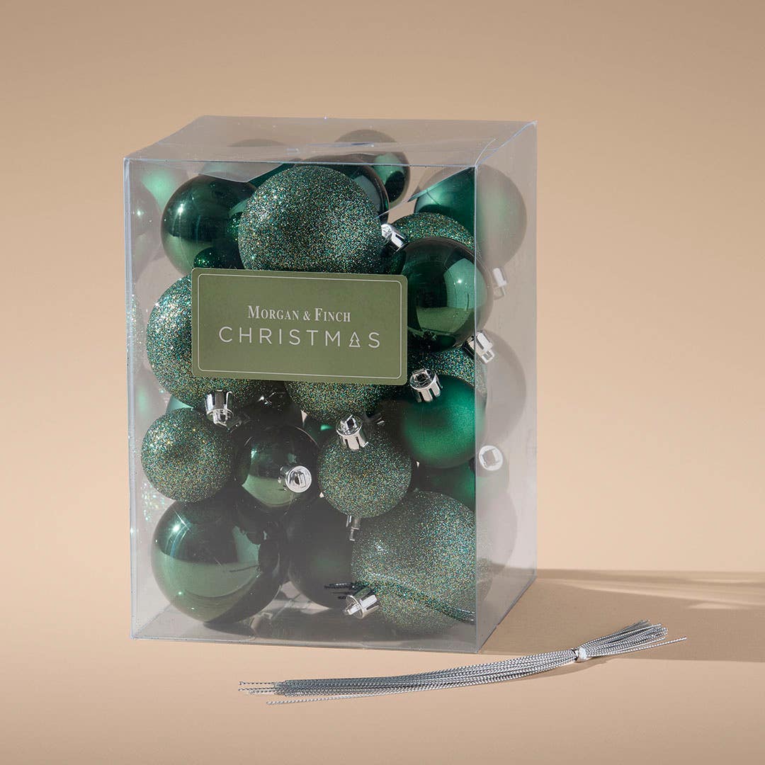 https://s3-ap-southeast-2.amazonaws.com/fusionfactory.commerceconnect.bbnt.production/pim_media/000/218/080/M_F_Xmas-26-27_HT_BOXEDBALLS_Boxed-Baubles-S30-asst-_27087201_PKG_SI.jpg?1785115931