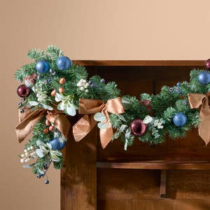 https://s3-ap-southeast-2.amazonaws.com/fusionfactory.commerceconnect.bbnt.production/pim_media/000/217/135/M_F_Xmas-26-27_HT_GARLAND_Blueberry-_-Bauble-Garland_27126801_SI.jpg?1783924191
