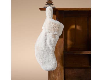 https://s3-ap-southeast-2.amazonaws.com/fusionfactory.commerceconnect.bbnt.production/pim_media/000/220/050/M_F_Xmas-26-27_HT_STOCKING_Luxury-Faux-Fur-Stocking_21528701_SI.jpg?1787641049