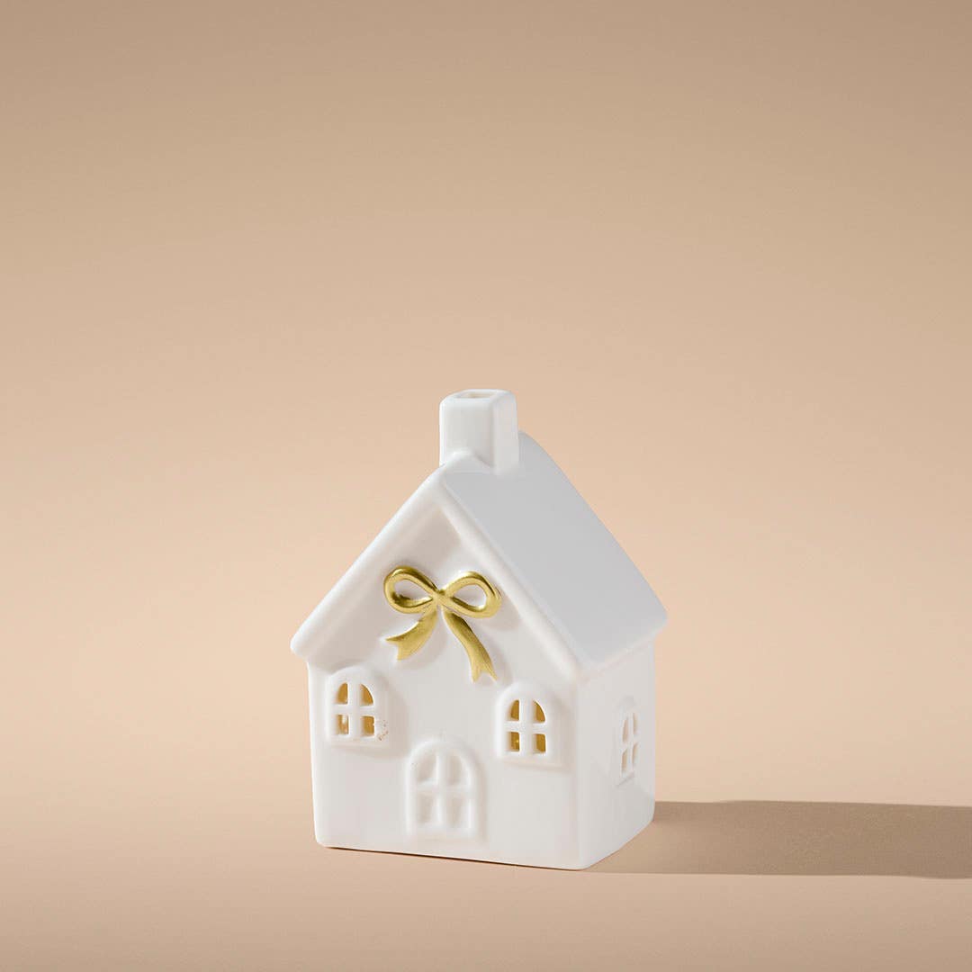 https://s3-ap-southeast-2.amazonaws.com/fusionfactory.commerceconnect.bbnt.production/pim_media/000/218/278/M_F_Xmas-26-27_LM_STAND_DECS_LED-Porcelain-House-w-Bow-Sml_27033701_SI.jpg?1785219040