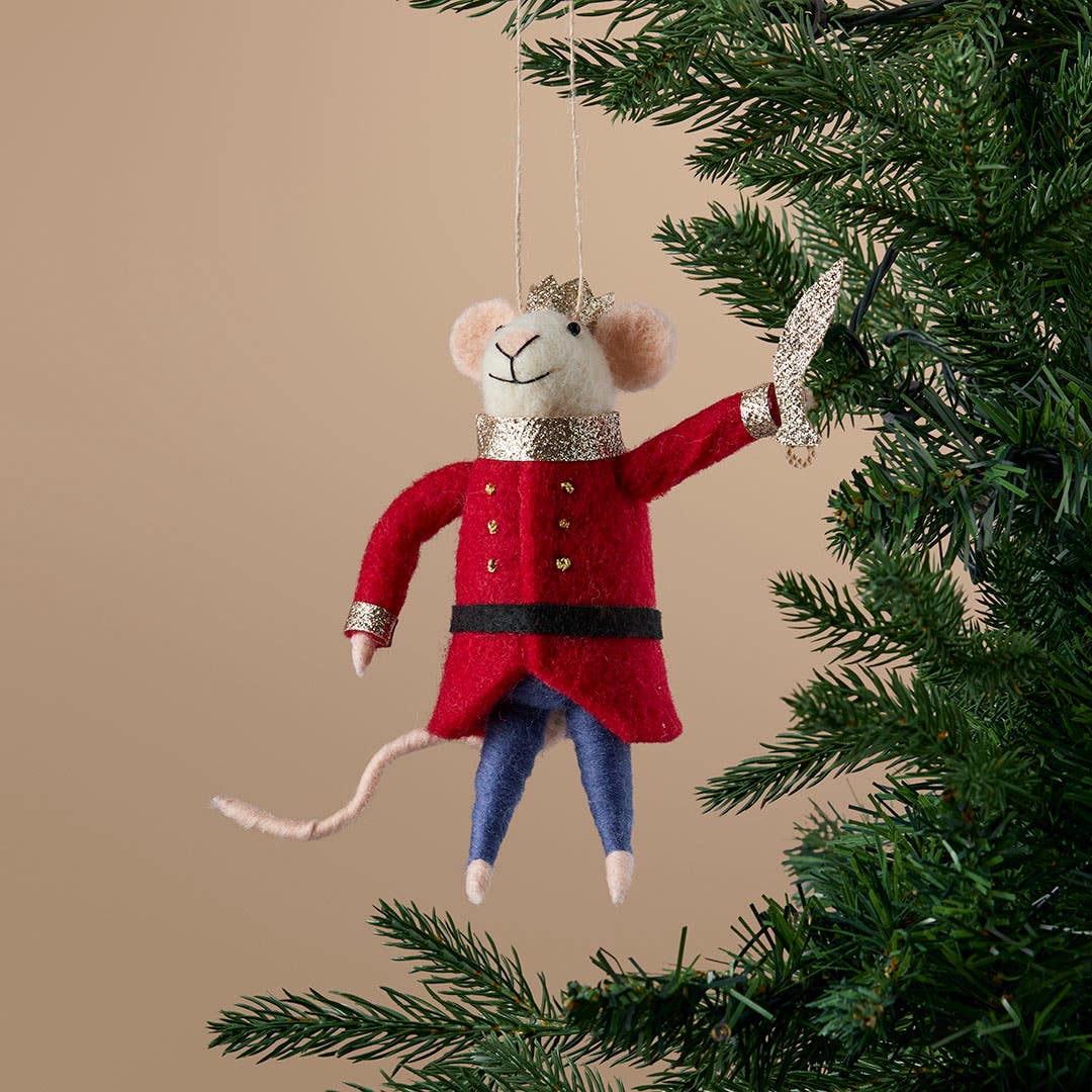 https://s3-ap-southeast-2.amazonaws.com/fusionfactory.commerceconnect.bbnt.production/pim_media/000/222/308/M_F_Xmas-26-27_MR_DECS_Royal-Soldier-Mouse-Dec_27002901_SI.jpg?1789446872